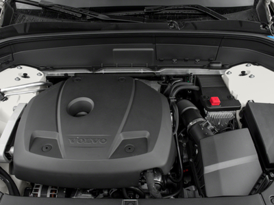 2017 Volvo XC90 T6 Momentum