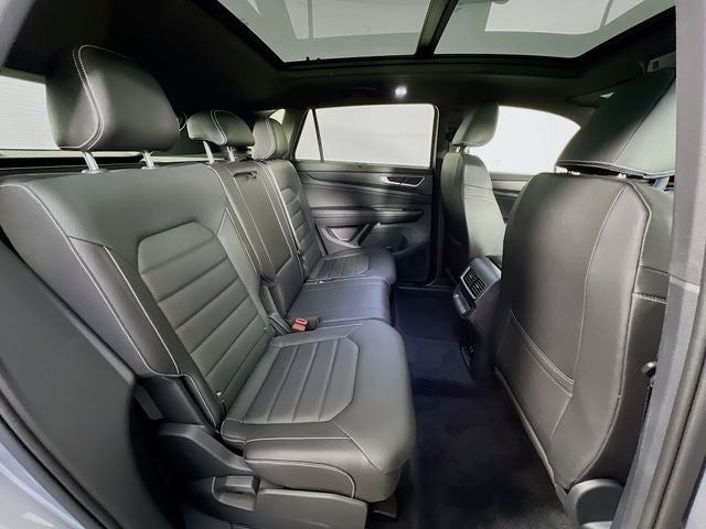 2026 Volkswagen Atlas Cross Sport 2.0T SEL R-Line Black