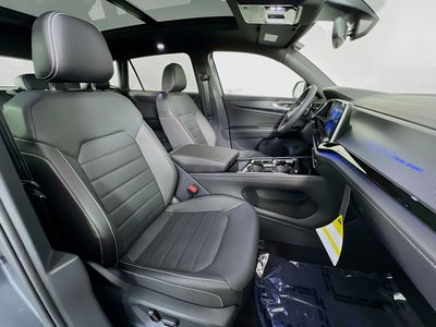 2025 Volkswagen Atlas Cross Sport 2.0T SEL R-Line Black