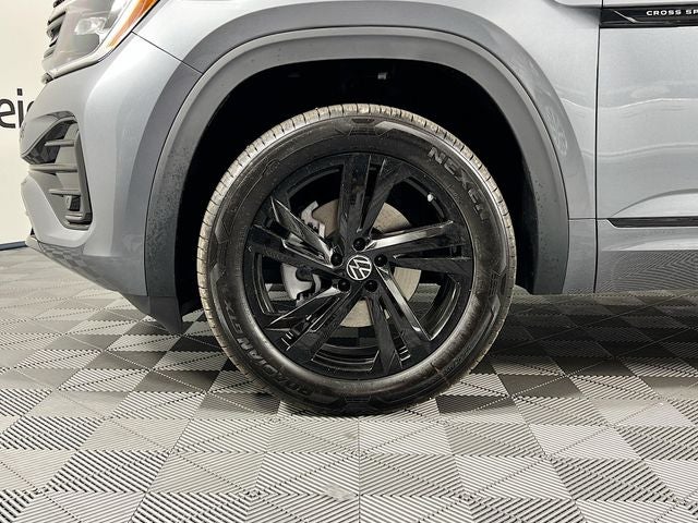 2025 Volkswagen Atlas Cross Sport 2.0T SEL R-Line Black
