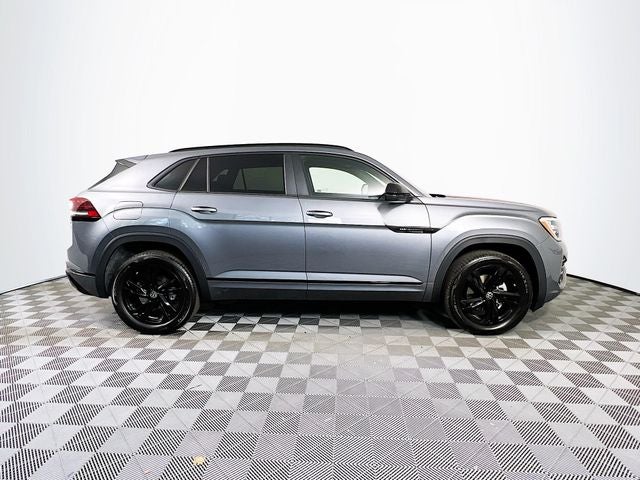 2025 Volkswagen Atlas Cross Sport 2.0T SEL R-Line Black