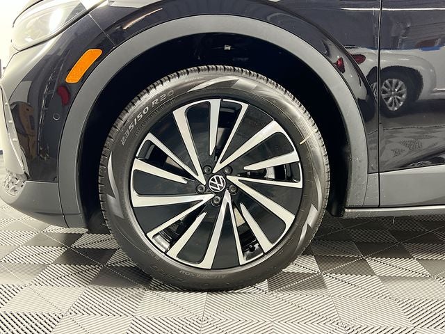 2025 Volkswagen ID.4 Pro