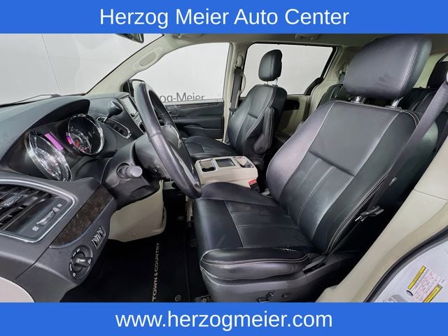 2014 Chrysler Town & Country Touring