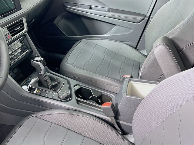 2026 Volkswagen Taos 1.5T SE Black