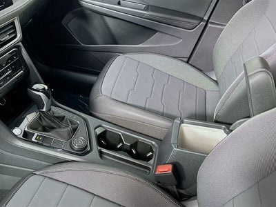 2026 Volkswagen Taos 1.5T SE Black