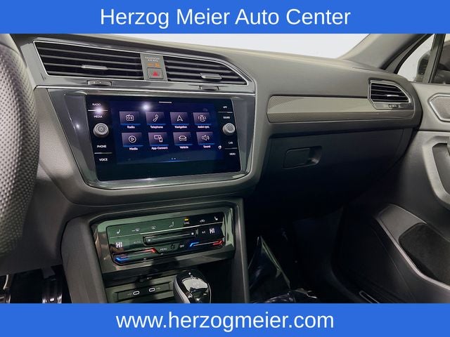 2024 Volkswagen Tiguan 2.0T SE R-Line Black