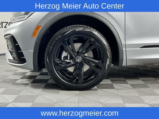 2024 Volkswagen Tiguan 2.0T SE R-Line Black