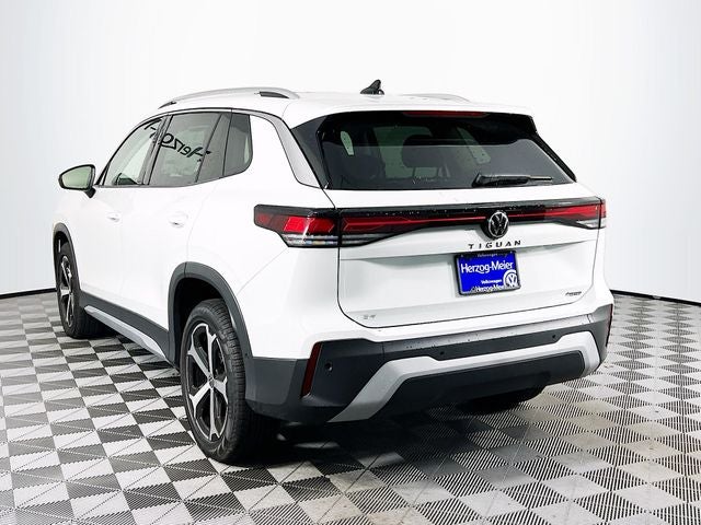 2025 Volkswagen Tiguan 2.0T SE