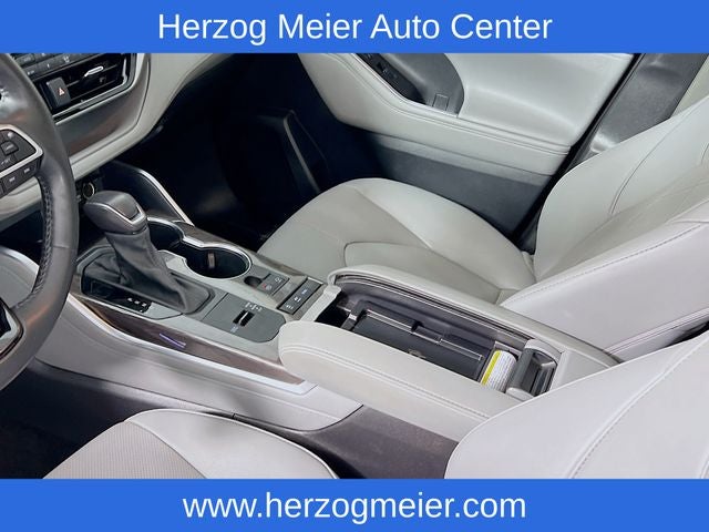 2021 Toyota Highlander Hybrid Platinum