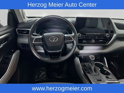 2021 Toyota Highlander Hybrid Platinum
