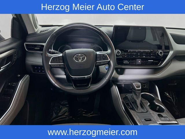 2021 Toyota Highlander Hybrid Platinum
