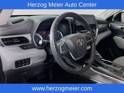2021 Toyota Highlander Hybrid Platinum