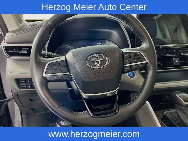2021 Toyota Highlander Hybrid Platinum