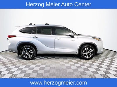 2020 Toyota Highlander Hybrid XLE