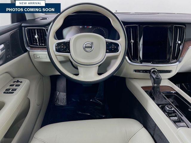 2021 Volvo S60 T5 Momentum