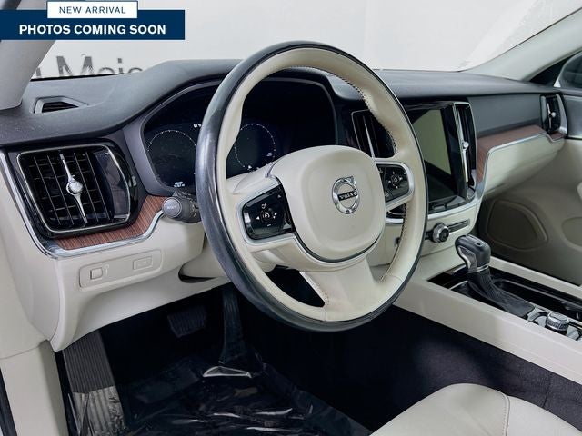 2021 Volvo S60 T5 Momentum