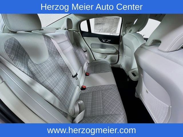 2024 Volvo S60 B5 Core Dark Theme