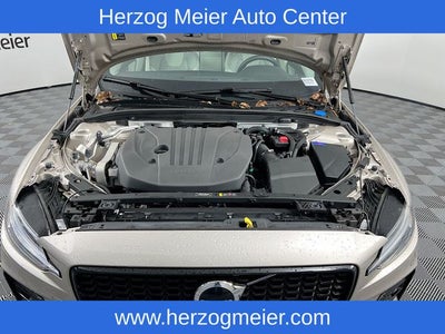 2024 Volvo S60 B5 Core Dark Theme