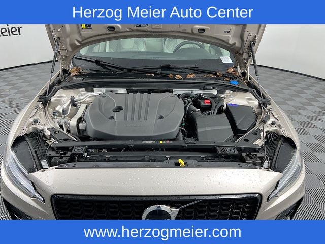 2024 Volvo S60 B5 Core Dark Theme