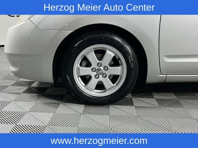 2004 Toyota Prius Base