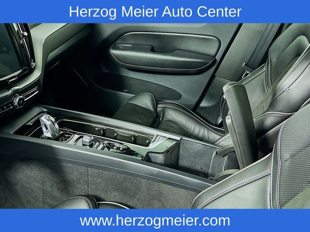 2019 Volvo XC60 Hybrid T8 R-Design