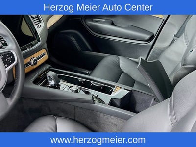 2024 Volvo XC90 B6 Plus Bright Theme 6-Seater