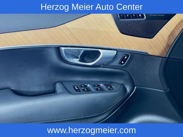 2024 Volvo XC90 B6 Plus Bright Theme 6-Seater