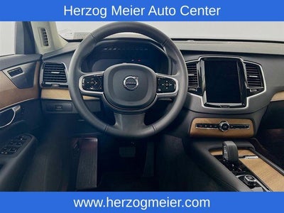 2025 Volvo XC90 B6 Plus 7-Seater