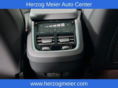 2025 Volvo XC90 B6 Ultra Bright