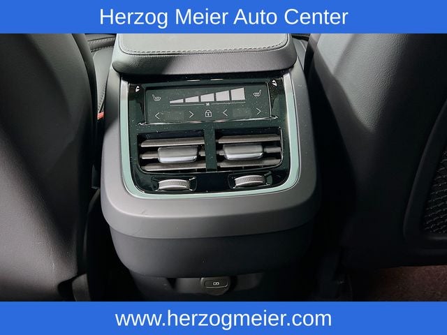 2025 Volvo XC90 B6 Ultra Bright