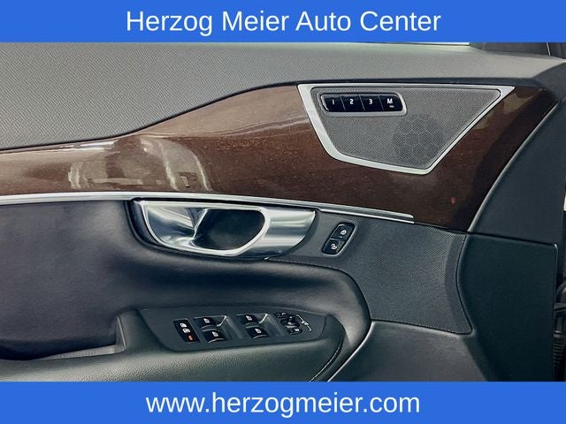2019 Volvo XC90 T5 Momentum