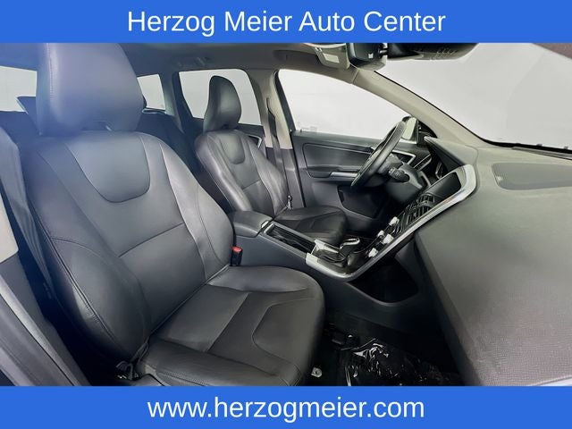 2016 Volvo XC60 T6 Drive-E Platinum