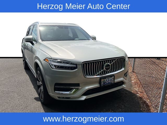 2020 Volvo XC90 T6 Inscription 6 Passenger AWD's photo