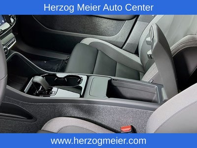 2024 Volvo C40 Recharge Pure Electric Base