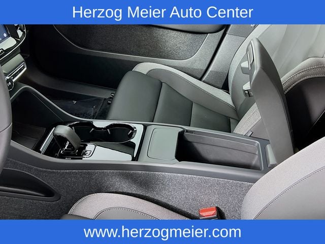 2024 Volvo C40 Recharge Pure Electric Base