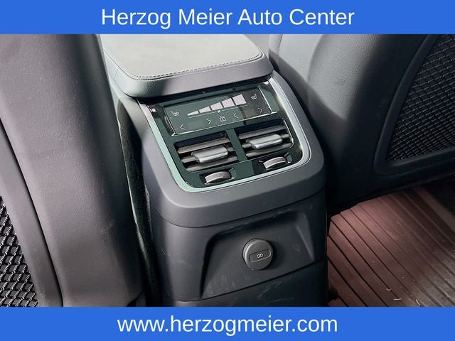 2024 Volvo XC90 Recharge Plug-In Hybrid T8 Plus Bright Theme 7 Passenger