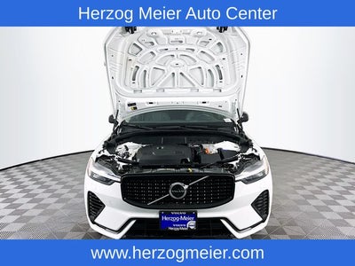 2023 Volvo XC60 Recharge Plug-In Hybrid T8 Plus Dark Theme