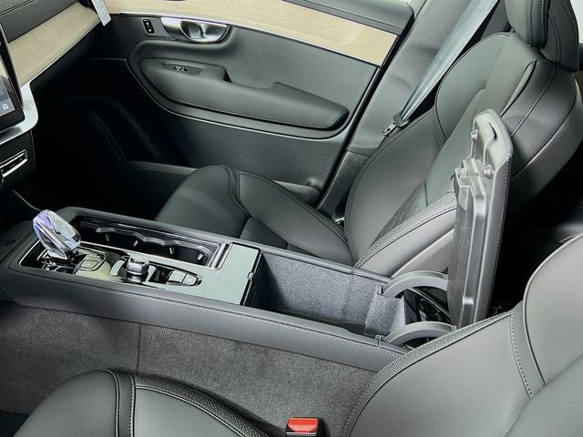 2026 Volvo XC90 Plug-In Hybrid T8 Plus 6 Passenger