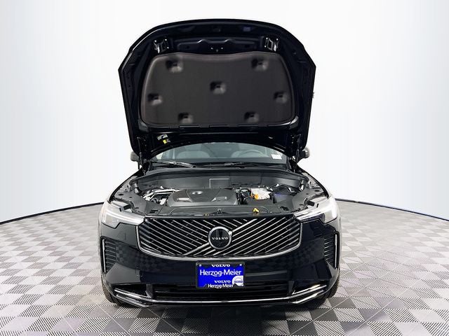 2026 Volvo XC90 Plug-In Hybrid T8 Plus 6 Passenger