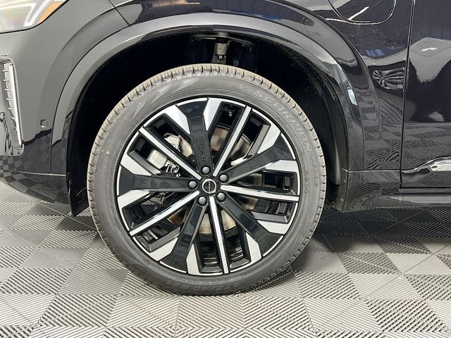 2026 Volvo XC90 Plug-In Hybrid T8 Plus 6 Passenger