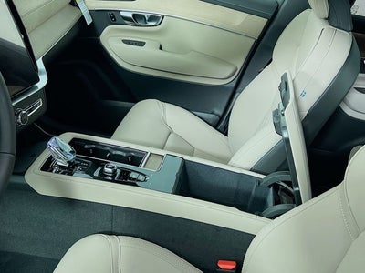 2026 Volvo XC90 Plug-In Hybrid T8 Plus 6 Passenger