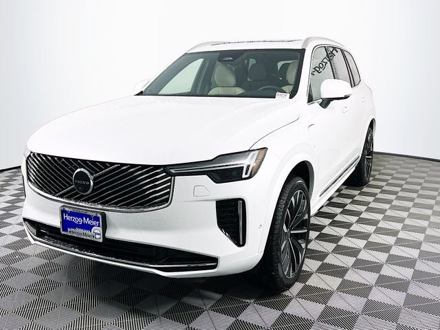 2026 Volvo XC90 Plug-In Hybrid T8 Plus 6 Passenger