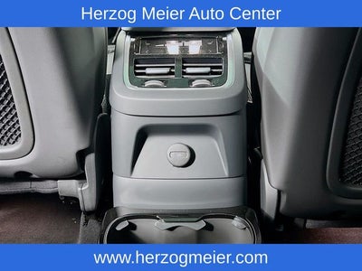 2025 Volvo XC90 Plug-In Hybrid T8 Ultra 6 Passenger