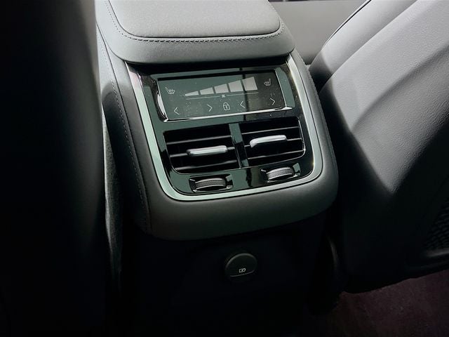 2026 Volvo XC90 Plug-In Hybrid T8 Plus 7 Passenger