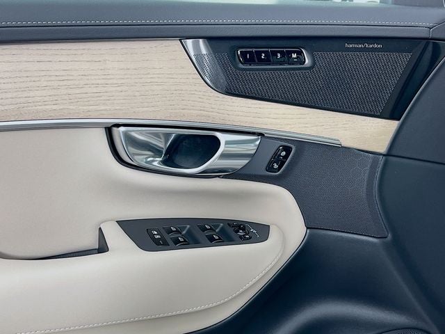 2026 Volvo XC90 Plug-In Hybrid T8 Plus 7 Passenger