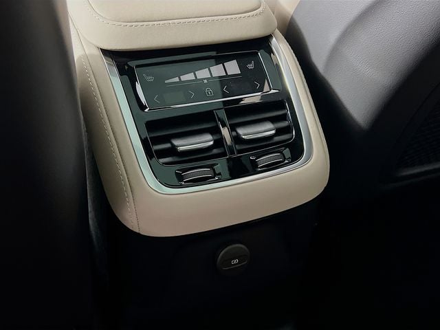 2026 Volvo XC90 Plug-In Hybrid T8 Ultra 7 Passenger