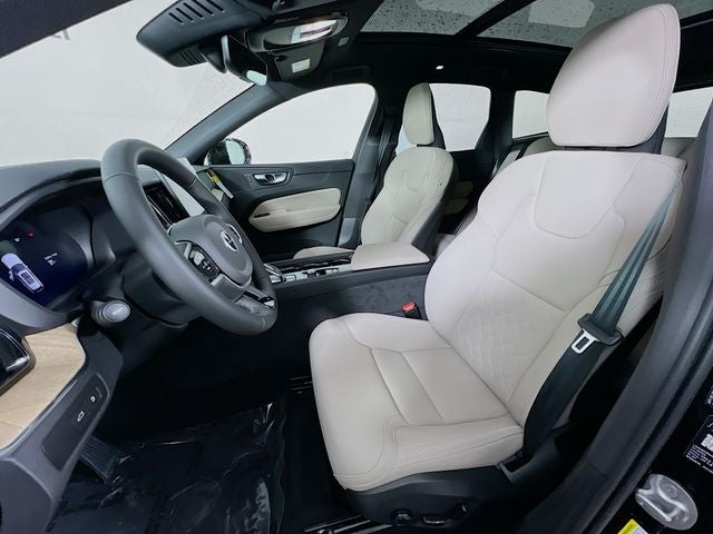 2026 Volvo XC60 Plug-In Hybrid T8 Plus