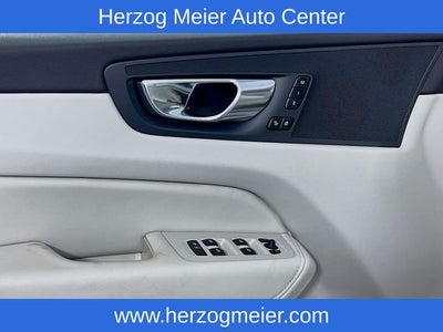 2025 Volvo XC60 Plug-In Hybrid T8 Plus