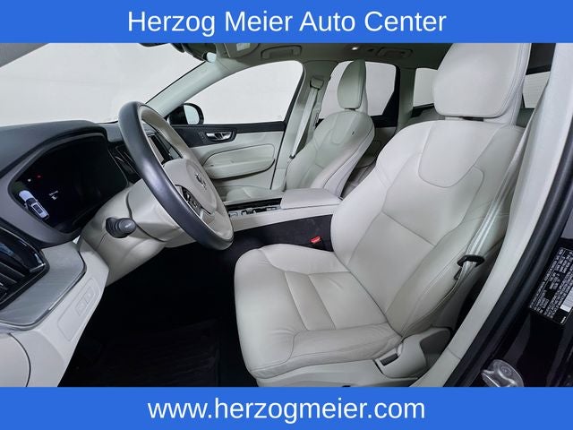 2025 Volvo XC60 Plug-In Hybrid Plus