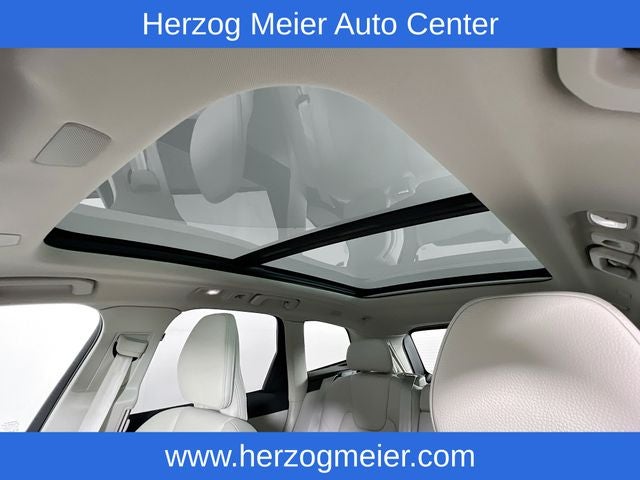 2025 Volvo XC60 Plug-In Hybrid Plus